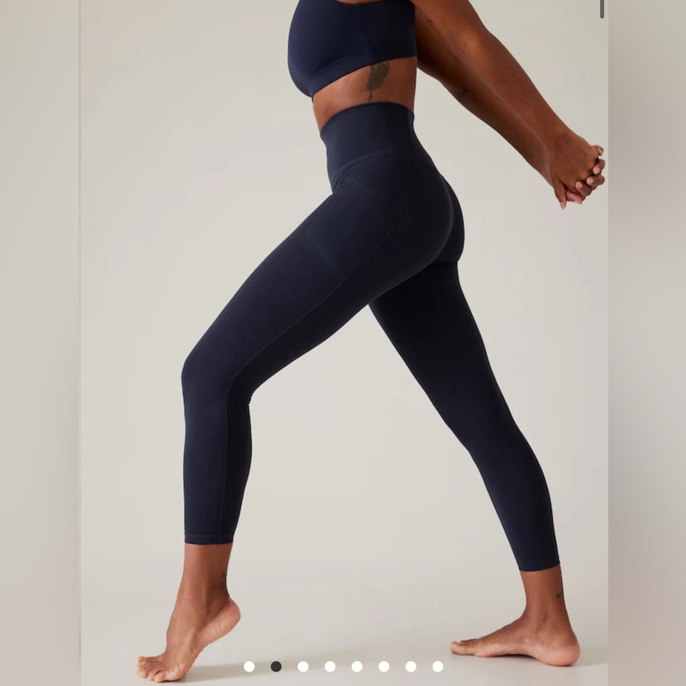 ATHLETA Salutation Stash 7/8 Leggings Navy